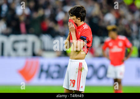 18. April 2019, Hessen, Frankfurt/Main: Fußball: Europa League, Eintracht Frankfurt - Benfica Lissabon, K.o.-Runde Viertelfinale, Rückspiel, in der Commerzbank Arena. Von Lissabon Joao Felix gestikulierte. Foto: Uwe Anspach/dpa Stockfoto