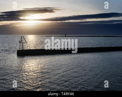 Ardrossan Hafen und Pferd Insel bei Sonnenuntergang North Ayrshire, Schottland Stockfoto