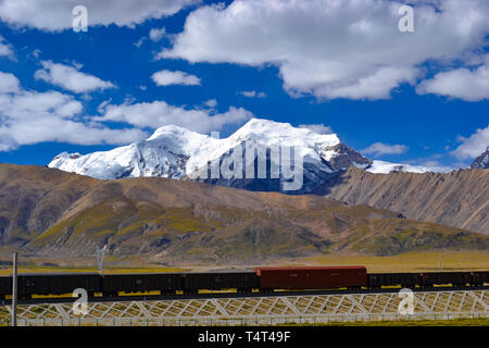 Qinghai - Tibet Railway, eine hohe - Höhe Eisenbahn auf der tibetischen Hochebene in Tibet, China Stockfoto