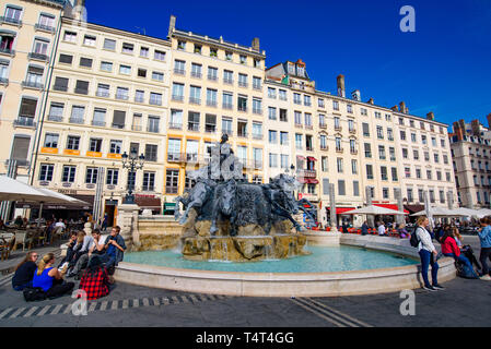 Die Bartholdi Brunnen auf dem Place des Terreaux in Lyon, Frankreich Stockfoto