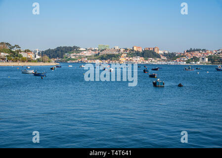 Porto, Portugal. 22. März 2019. Blick auf den Foz, das Ende des Flusses Douro in Porto in Portugal. Stockfoto