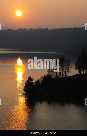 Sonnenuntergang am Lech, Schongau, Bayern, Deutschland, Europa Stockfoto