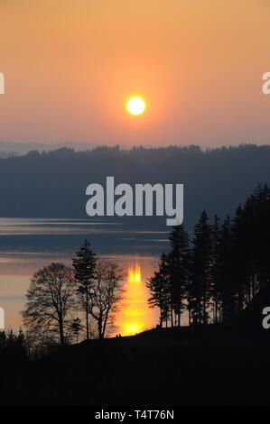 Sonnenuntergang am Lech, Schongau, Bayern, Deutschland, Europa Stockfoto