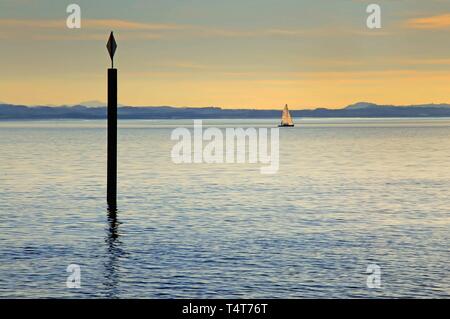 Segelboot, Bodensee in Langenargen, Baden-Württemberg, Deutschland, Europa Stockfoto