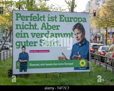 BERLIN, DEUTSCHLAND - 16 April 2019: Plakat der Grünen für die Wahlen zum Europäischen Parlament in Berlin, Deutschland Stockfoto