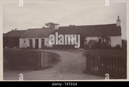 Jahrgang fotografische Postkarte zeigt einen historischen britischen Einfamilienhaus Stockfoto