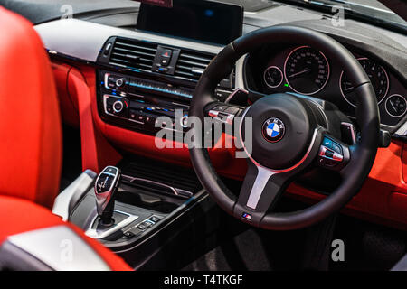 Bangkok, Thailand - 31. März 2019: Innenraum und den Multifunktionshebel Rad aller neuen der BMW Z4 Stockfoto