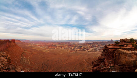 Bild vom Panorama Point, eine wunderschöne, landschaftlich, abgelegenen Ort in das Labyrinth der Canyonlands National Park, Wayne County, Utah, USA. Stockfoto