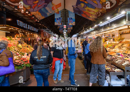 Der Mercat de Sant Josep de la Boqueria, einen typischen spanischen Markt in Barcelona, Spanien Stockfoto