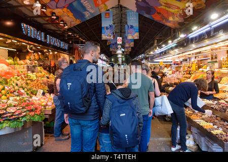 Der Mercat de Sant Josep de la Boqueria, einen typischen spanischen Markt in Barcelona, Spanien Stockfoto