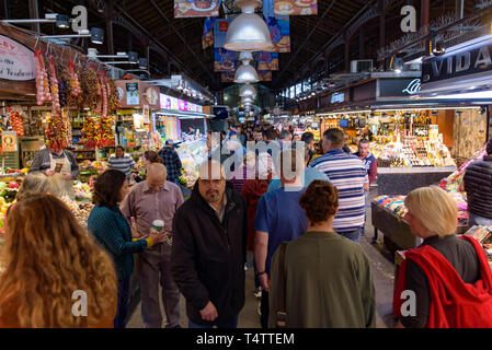 Der Mercat de Sant Josep de la Boqueria, einen typischen spanischen Markt in Barcelona, Spanien Stockfoto