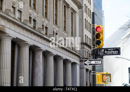 Der Kreuzung von Broadway und Fulton Street in Downtown Manhattan. Stockfoto