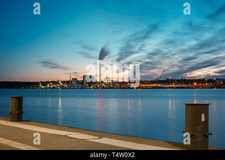 Sonnenaufgang Kraftwerk Kiel/Sunrise power station Kiel Stockfoto