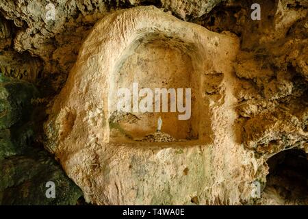 Cova de Sant Antoni, Cingle d'en Cladera, Castillo de Alaró, Alaró, Serra de Tramuntana, Mallorca, Balearen, Spanien. Stockfoto