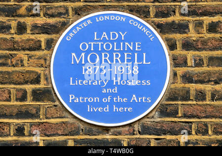 London, England, UK. Commemorative blaue Plakette: LADY AXELINE MORRELL (1873-1938) Literarische Gastgeberin und Förderer der Künste hier gelebt. 10 Gower Street, Stockfoto