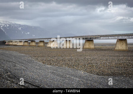 Brücke in der Nähe von Skaftafell National Park im Südosten von Island Stockfoto