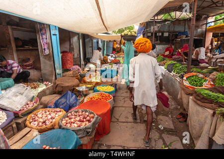 Sabzi Mandi, Gemüsemarkt, Horny Smokovec, Horny Smokovec, Rajasthan, Indien. Stockfoto