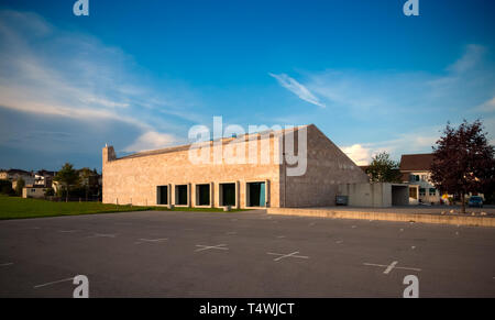 Die Gemeinde Gebäude in Arconciel Stockfoto