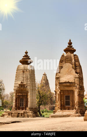 Hindu Tempel der Liebe in Kajuraho des 10. Jahrhunderts, als Sie waren im 19. Jahrhundert zum Zeitpunkt der Entdeckung im Dschungel gesehen. Mandir Stockfoto