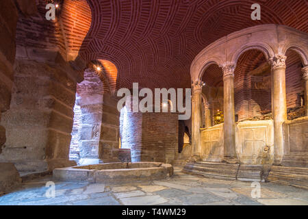 Innenraum des Hl. Demetrius, die Kathedrale der Stadt Thessaloniki, Griechenland Stockfoto