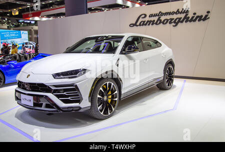 Nonthaburi, Thailand - 3. April 2019: Lamborghini Urus SUV Motor Show 2019 vorgestellt Stockfoto