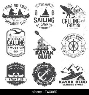 Satz von Segeln, Yacht Club, Kanu und Kajak Club Abzeichen. Vektor. Konzept für T-Shirt, Druck, Stempel oder T-Stück. Vintage Typografie Design mit Berg, Fluss, kayaker Silhouette. Extreme Wasser Sport. Stock Vektor