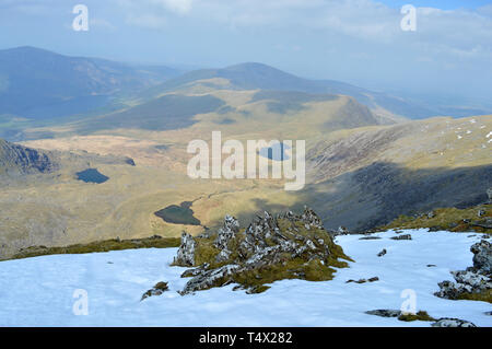 Moel Eilio Gruppe gesehen von Llangefni main auf Rhyd Ddu Pfad zu Snowdon Gipfels Stockfoto