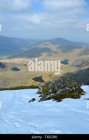 Moel Eilio Gruppe gesehen von Llangefni main auf Rhyd Ddu Pfad zu Snowdon Gipfels Stockfoto