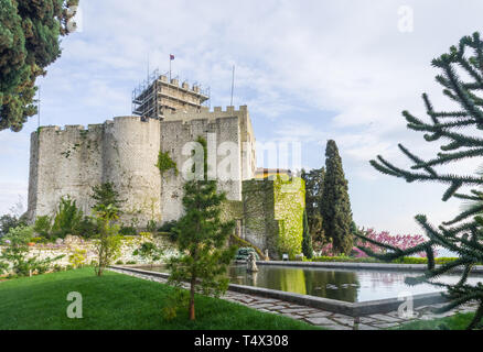 Duino, Italien - das Schloss von Duino auf Klippen mit Blick auf den Golf von Triest, die Zugehörigkeit der von Thurn und Taxis Familie gebaut Stockfoto