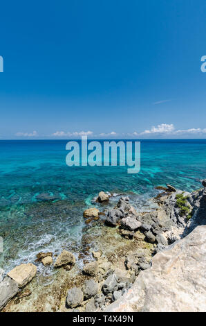 Felsige Klippen auf der Isla Mujeres, Cancun Stockfoto