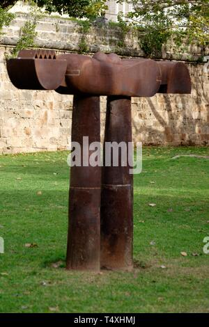 Tòtem, Alfons Sard, 1990, Hierro, Parc de la Mar, Palma, Mallorca, Balearen, Spanien. Stockfoto