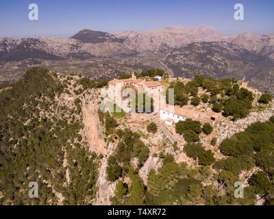 Castillo de Alaró, ubicado en El Puig d'Alaró, con una altitud de 822 m, Sierra de Tramuntana, Mallorca, Balearen, Spanien, Europa. Stockfoto