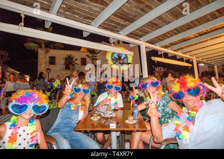 Fiesta Flowerpower, Sant Francesc Xavier, Formentera, Balearen, Spanien. Stockfoto