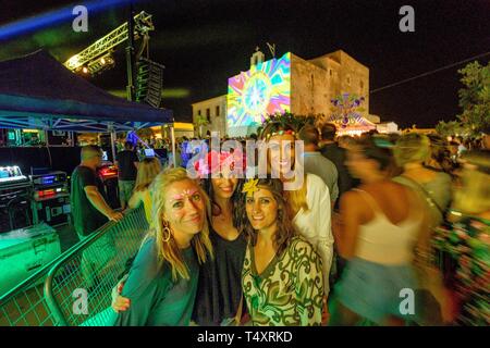 Fiesta Flowerpower, Sant Francesc Xavier, Formentera, Balearen, Spanien. Stockfoto