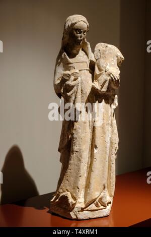 Virgen con el Niño, siglo XVI, Alabastro y Dorado, proviene del Convento de Jesus de Palma, Museo Diocesano de Mallorca, Palma, Mallorca, Balearen, Spanien. Stockfoto