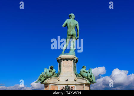 (Piazzale Michelangelo Michelangelo Platz) mit Bronze Statue des David, der Platz mit Panoramablick auf Florenz, Italien Stockfoto