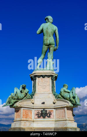 (Piazzale Michelangelo Michelangelo Platz) mit Bronze Statue des David, der Platz mit Panoramablick auf Florenz, Italien Stockfoto