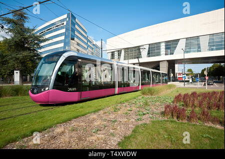 Dijon, Parc des Expositions et Congrès de Dijon, Straßenbahn Stockfoto