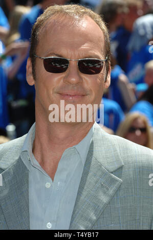 LOS ANGELES, Ca. 19. Juni 2005: Schauspieler Michael Keaton im Rahmen der Weltpremiere auf dem Hollywood Boulevard, seines neuen Films Walt Disney Pictures' Herbie: Vollständig geladen. © 2005 Paul Smith/Featureflash Stockfoto