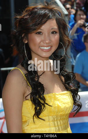 LOS ANGELES, Ca. 19. Juni 2005: Schauspielerin BRENDA SONG bei der Weltpremiere auf dem Hollywood Boulevard, der Walt Disney Pictures' Herbie: Vollständig geladen. © 2005 Paul Smith/Featureflash Stockfoto