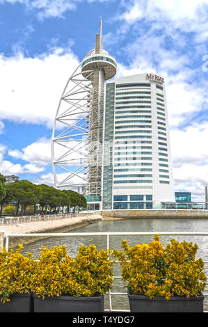 Vasco da Gama Turm an der City Promenade an einem sonnigen Tag. Lisboa, Portugal Stockfoto