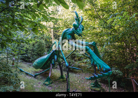 Große mantis Abbildung in der Kaschubischen Park von Riesen Attraktionspark in Strysza Buda Dorf, Kaschubei Region Polens Stockfoto