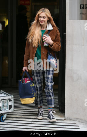 Fearne Cotton BBC Radio 2 Studios verlassen nach Deckung für Zoe Ball Show - London mit: Fearne Cotton Wo: London, Großbritannien Wann: 19 Mar 2019 Credit: WENN.com Stockfoto