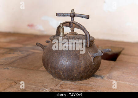 Alter kolonialer Küche mit Reichweite in Trinidad, Kuba. Foto am 3. November 2019, Stockfoto