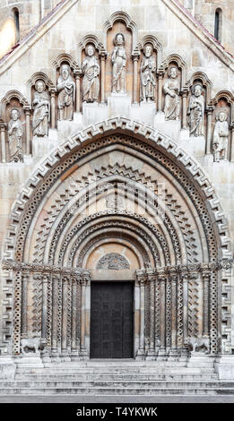 Fassade des Jak Kirche in Budapest Stockfoto