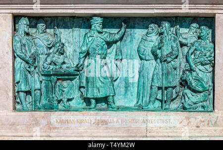 Budapest, Ungarn - 15. FEBRUAR 2015 - Bronze Relief von Memorial in Heroes Square Stockfoto