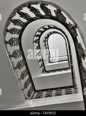 Wendeltreppe in einem Wohnhaus Stockfoto