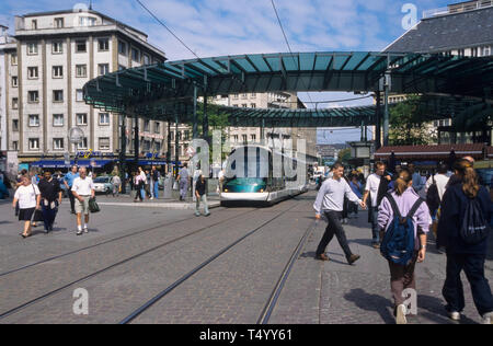 Straßburg, moderne Straßenbahn, Haltestelle Homme de Fer - Straßburg, moderne Straßenbahn, Homme de Fer Station Stockfoto