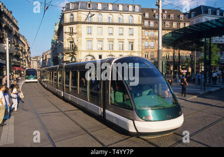 Straßburg, moderne Straßenbahn, Haltestelle Homme de Fer - Straßburg, moderne Straßenbahn, Homme de Fer Station Stockfoto