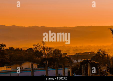 African sunrise, Stadt Moshi, Tansania Stockfoto